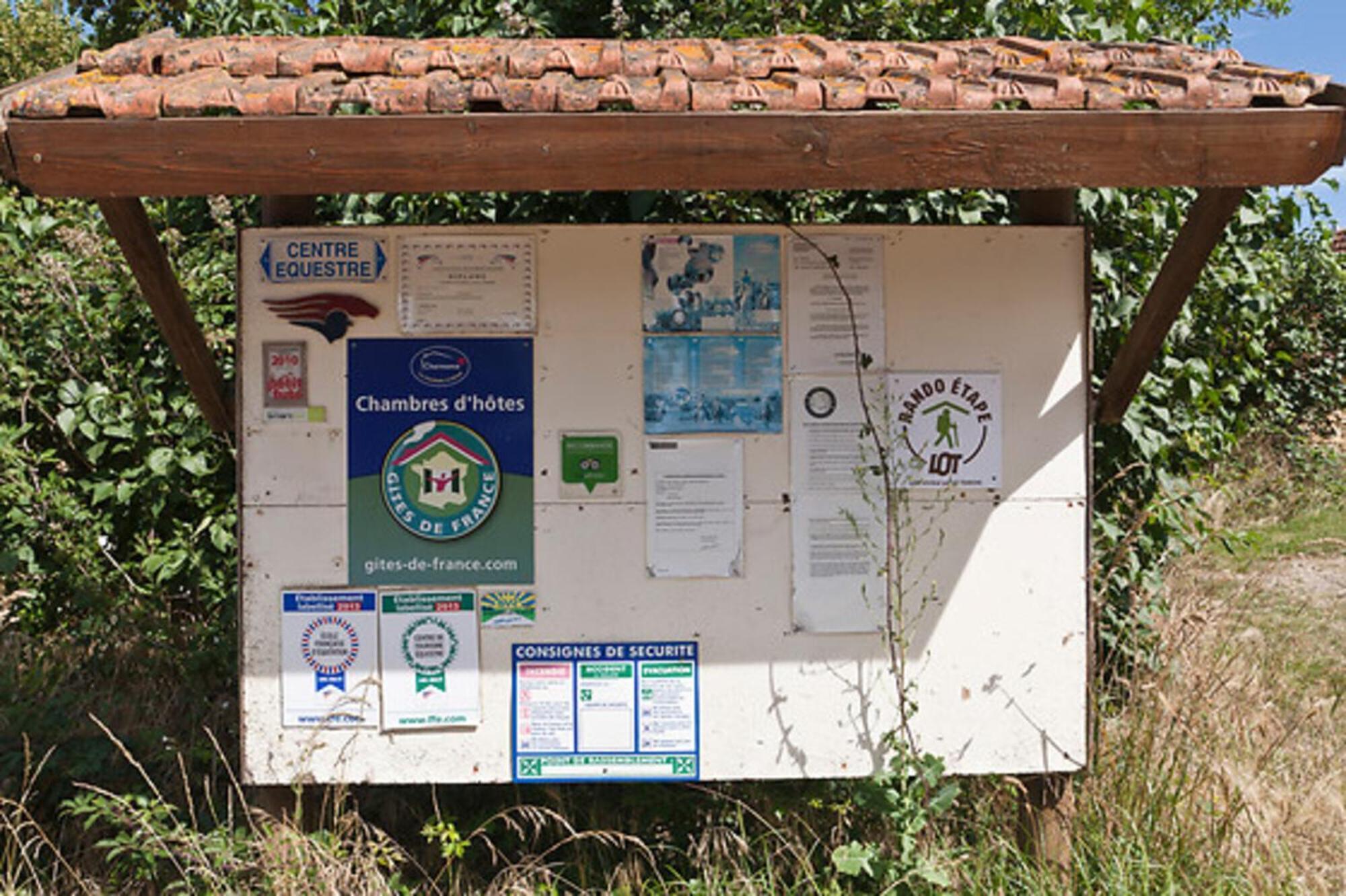 Centre Equestre Du Passe Temps Vila Dégagnac Exterior foto